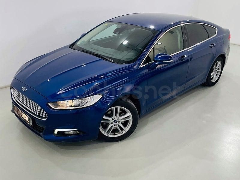 Usado Ford Mondeo Trend 160 CV (117 kW) 2018 Azul Berlina