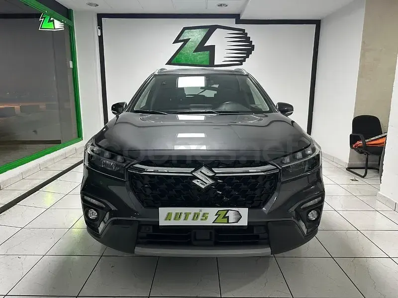 Usado Suzuki SX4 S-Cross 116 CV (85 kW) 2023 Gris / plata SUV