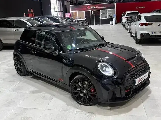 Usado Mini John Cooper Works 231 CV (169 kW) 2024 Negro Utilitario