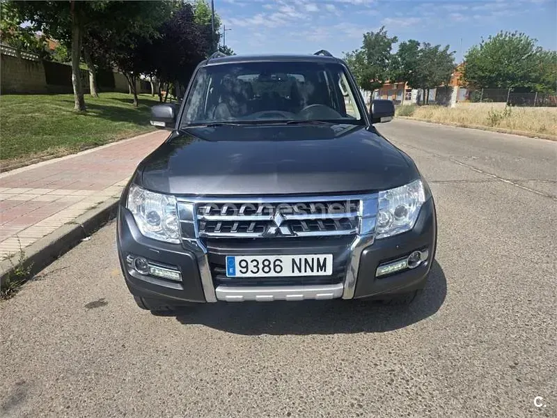 Usado Mitsubishi Montero 190 CV (139 kW) 2017 Gris / plata SUV