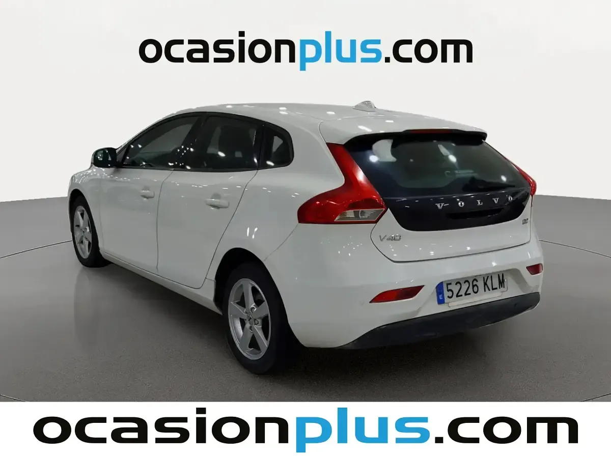 Usado Volvo V40 Kinetic 120 CV (88 kW) 2018 Blanco Berlina