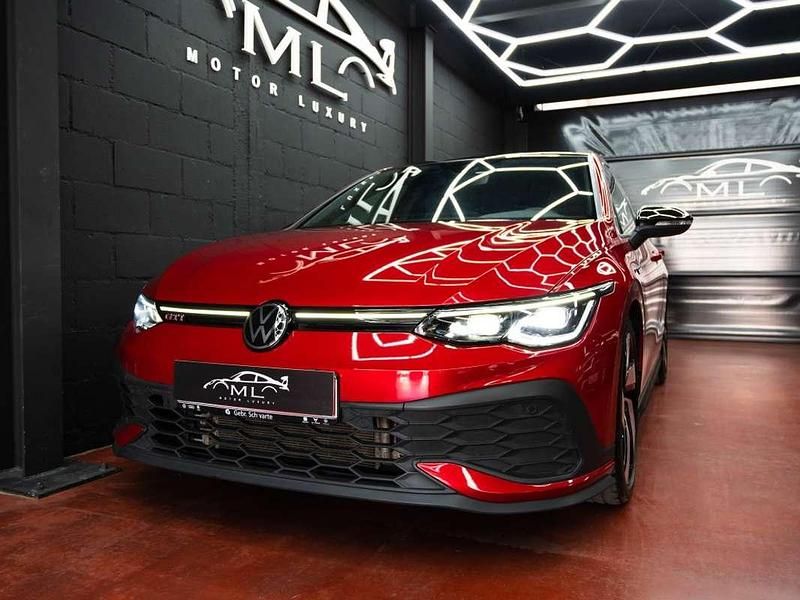 Usado VW Golf VIII GTI 301 CV (221 kW) 2021 Rojo Utilitario
