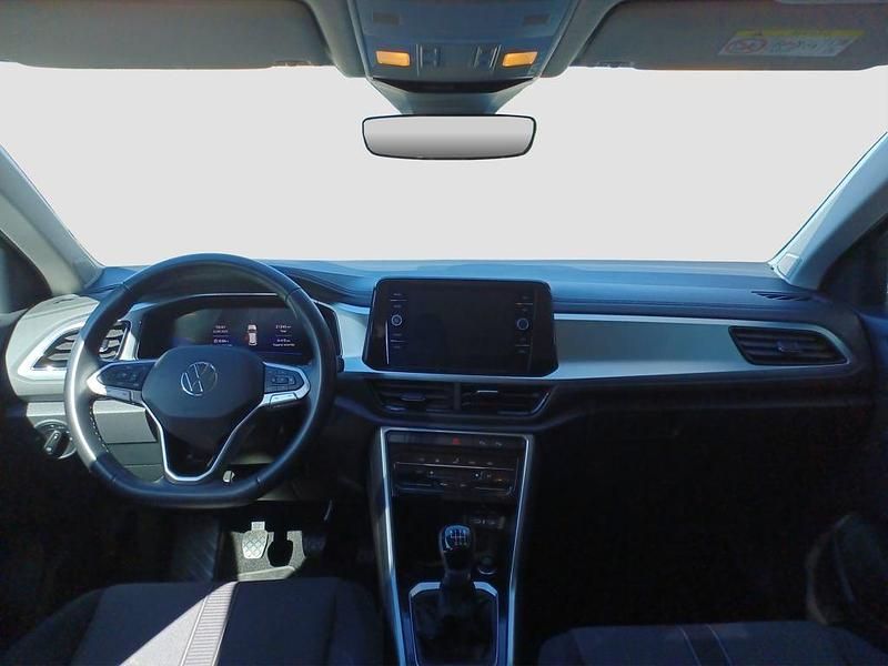 Usado VW T-Roc Life 110 CV (80 kW) 2024 Azul SUV