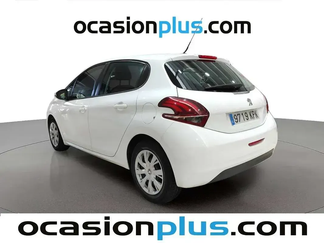 Usado Peugeot 208 Active 99 CV (72 kW) 2018 Blanco Utilitario