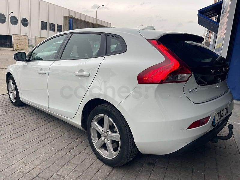 Usado Volvo V40 Inscription 120 CV (88 kW) 2017 Blanco Berlina