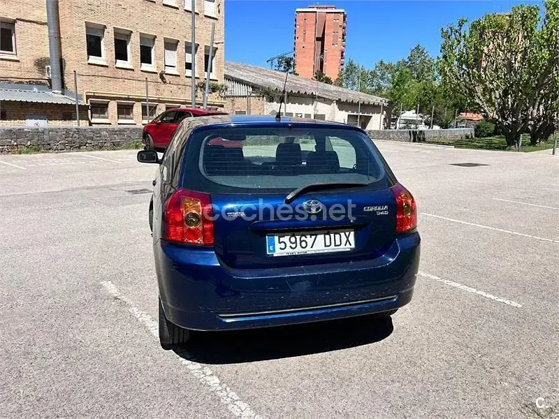 Usado Toyota Corolla Sol 116 CV (85 kW) 2004 Azul Berlina