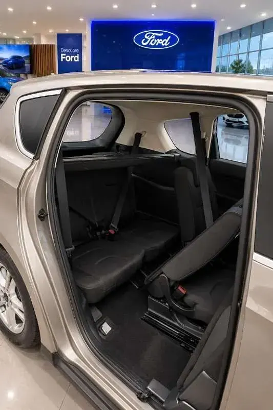 Usado Ford S-MAX Titanium 159 CV (116 kW) 2017 Beige Monovolumen