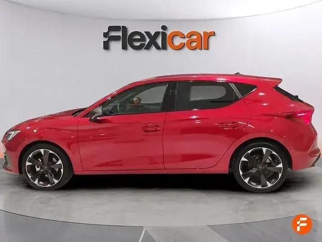 Używany Cupra Leon 150 KM (110 kW) 2024 Czerwony Sedan/Limuzyna