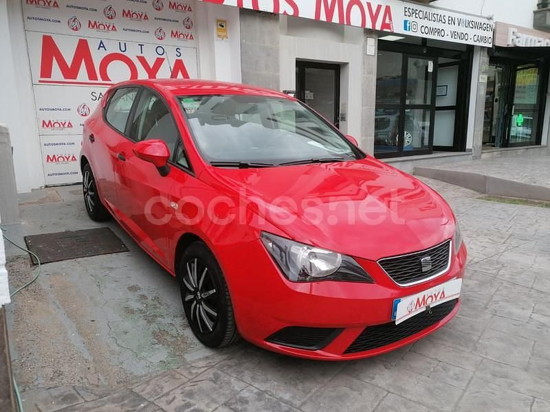 Usado Seat Ibiza Reference 85 CV (62 kW) 2013 Rojo Berlina