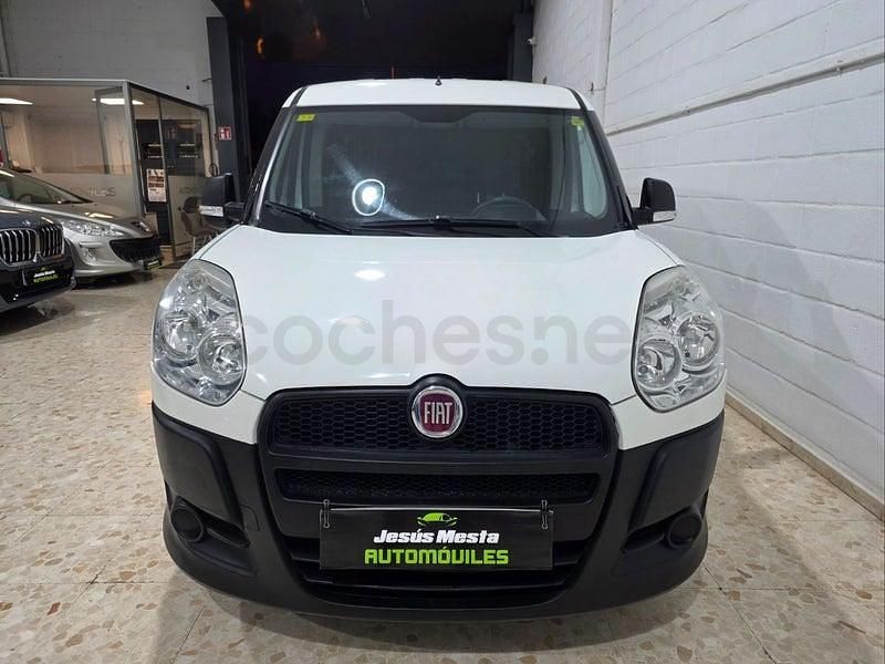 Usado Fiat Doblò Easy 90 CV (66 kW) 2015 Blanco Monovolumen
