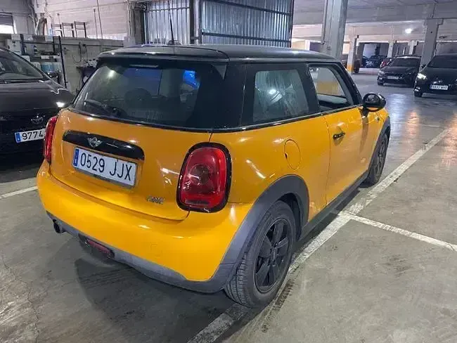 Usado Mini ONE 102 CV (75 kW) 2015 Amarillo Utilitario