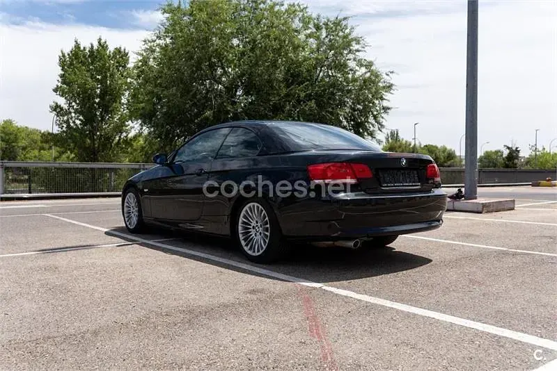 Usado BMW 325 Comfort Edition 218 CV (160 kW) 2009 Negro Descapotable