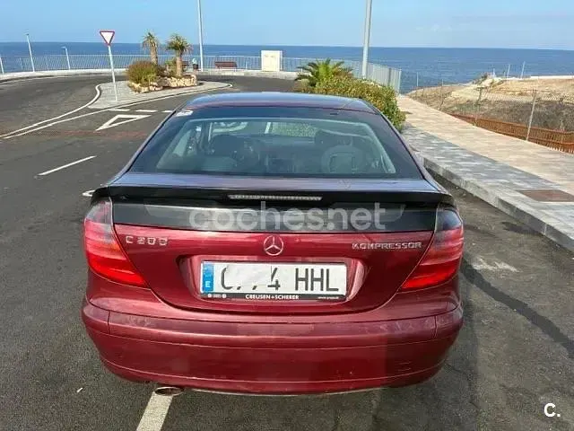 Usado Mercedes C200 163 CV (119 kW) 2002 Rojo Berlina
