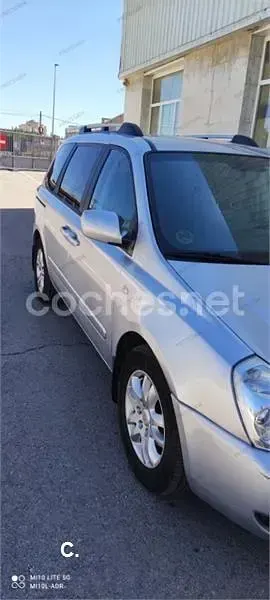 Usado Kia Carnival 185 CV (136 kW) 2010 Gris / plata Monovolumen