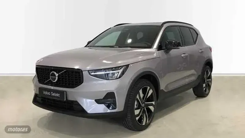 Nuevo Volvo XC40 Plus 163 CV (119 kW) 2026 Plateado SUV