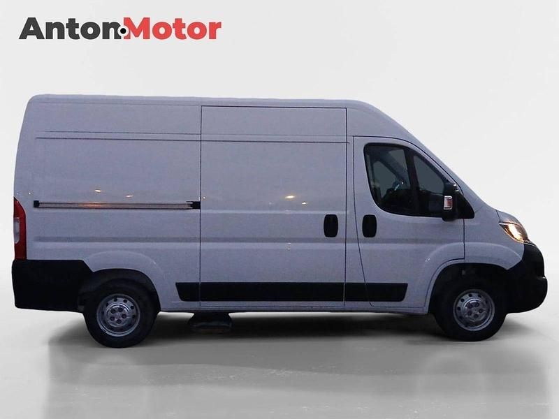 Usado Citroën Jumper 140 CV (102 kW) 2022 Blanco Monovolumen