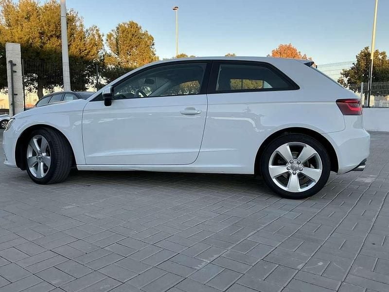 Usado Audi A1 Ambition 122 CV (89 kW) 2015 Blanco Utilitario