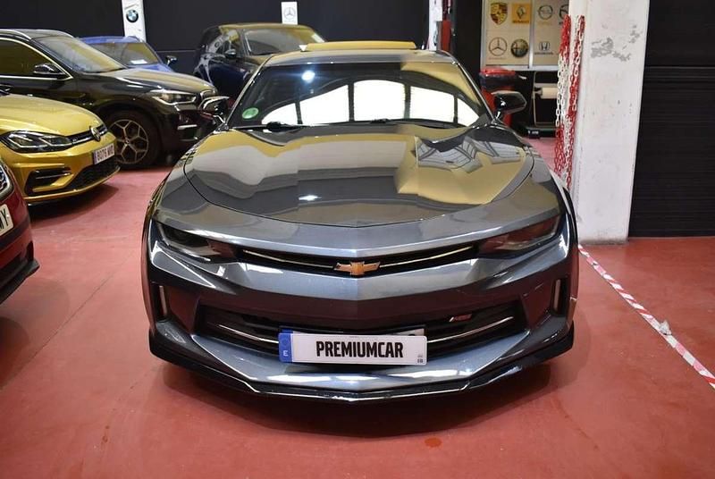 Usado Chevrolet Camaro 340 CV (250 kW) 2018 Gris Coupe