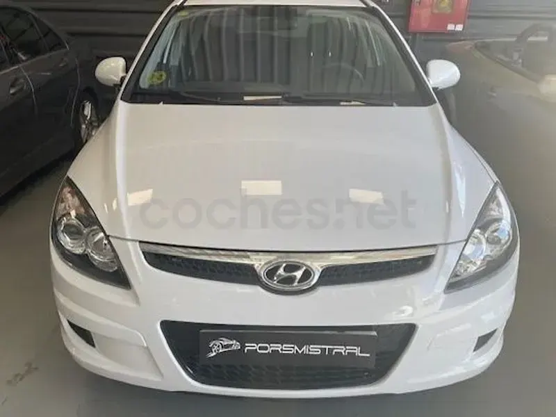 Usado Hyundai i30 Classic 90 CV (66 kW) 2010 Blanco Berlina