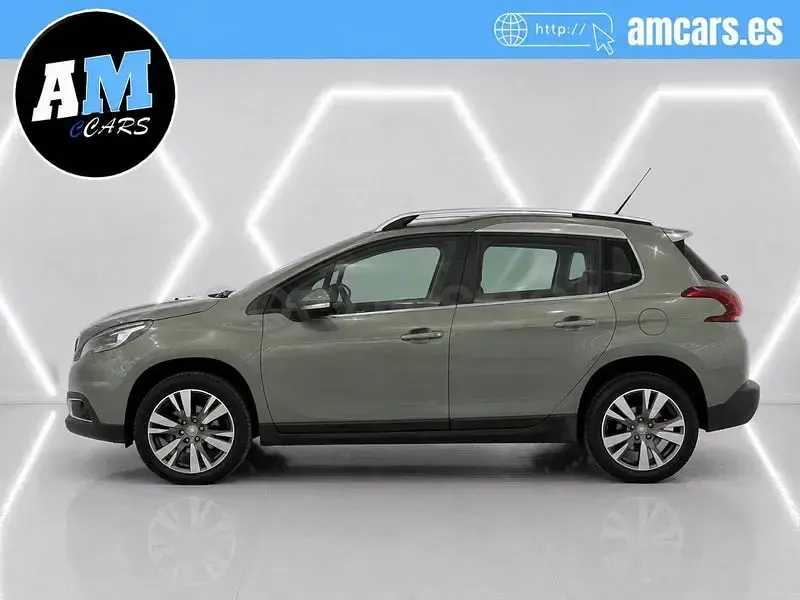 Usado Peugeot 2008 Allure 110 CV (80 kW) 2018 Beige SUV