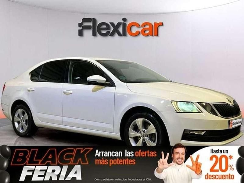 Blanco Usado 2019 Skoda Octavia Ambition Utilitario | 13.990 € (Precio justo) - Imagen 1/4