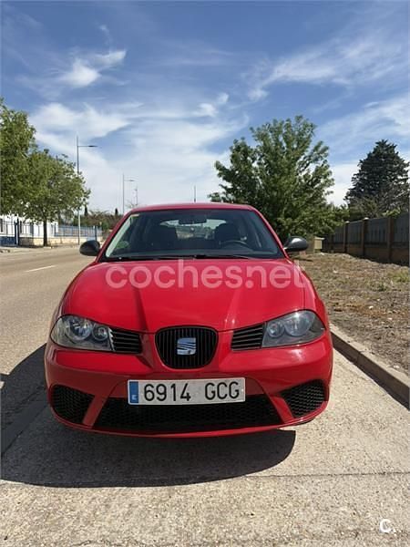 Usado Seat Ibiza Reference 70 CV (51 kW) 2008 Rojo Berlina