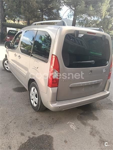Usado Peugeot Partner Tepee Outdoor 112 CV (82 kW) 2011 Beige Monovolumen