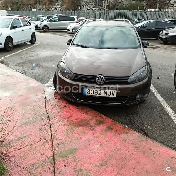Usado VW Golf VI Advance 105 CV (77 kW) 2011 Marrón Utilitario