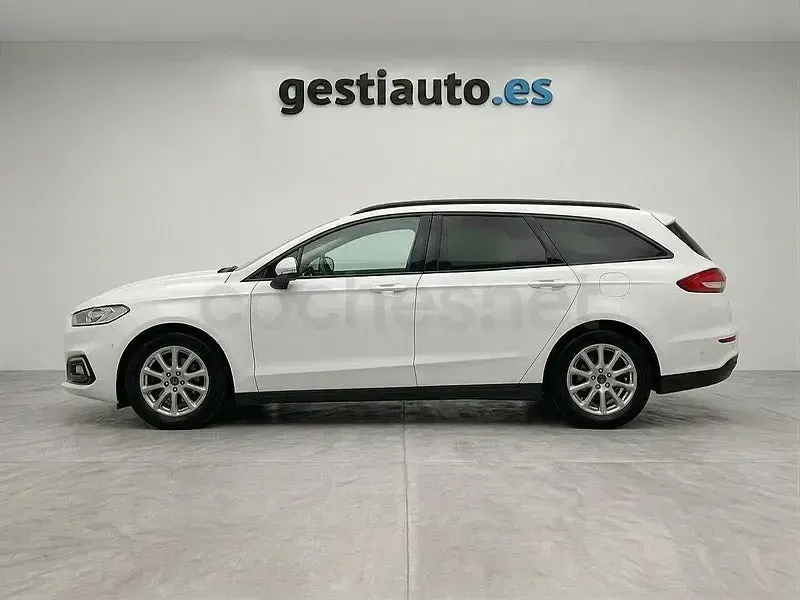Usado Ford Mondeo Trend 150 CV (110 kW) 2021 Blanco Familiar