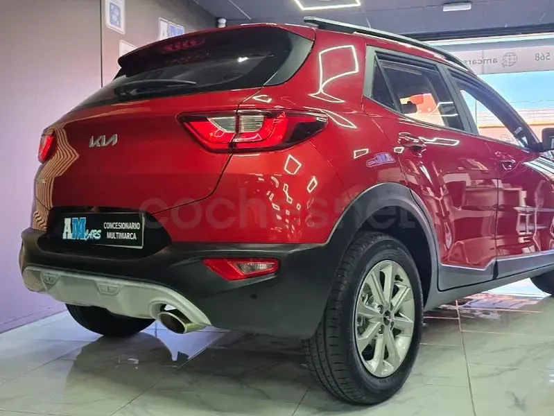 Usado Kia Stonic 84 CV (61 kW) 2023 Rojo SUV
