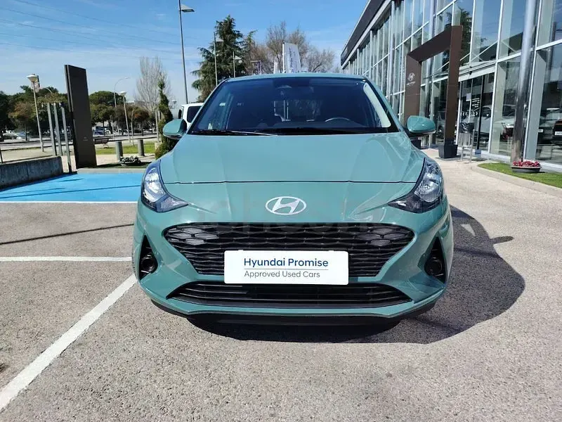Usado Hyundai i10 67 CV (49 kW) 2025 Verde Utilitario