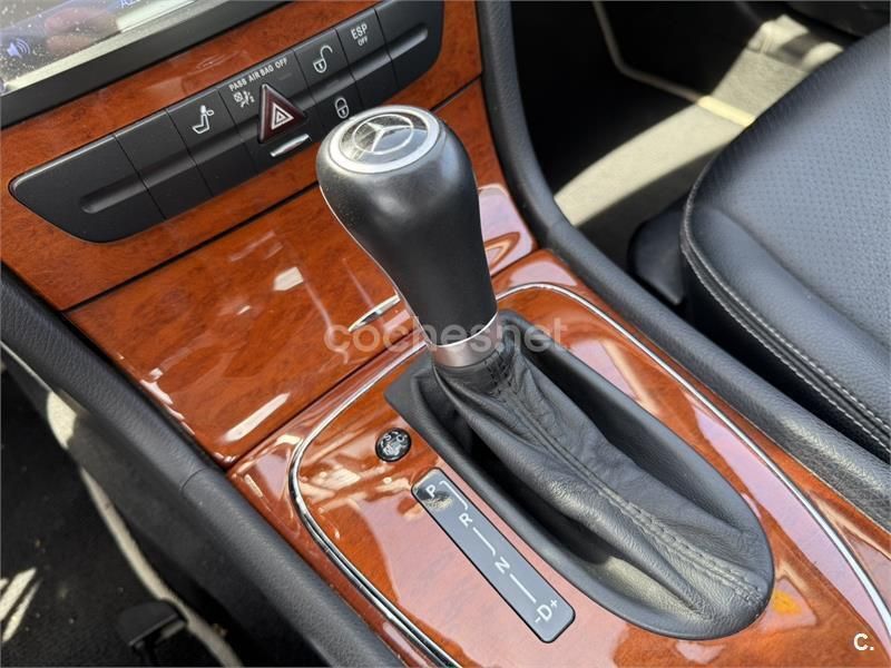 Beige Usado 2007 Mercedes E220 Berlina | 9850 € (Un poco caro) - Imagen 1/2