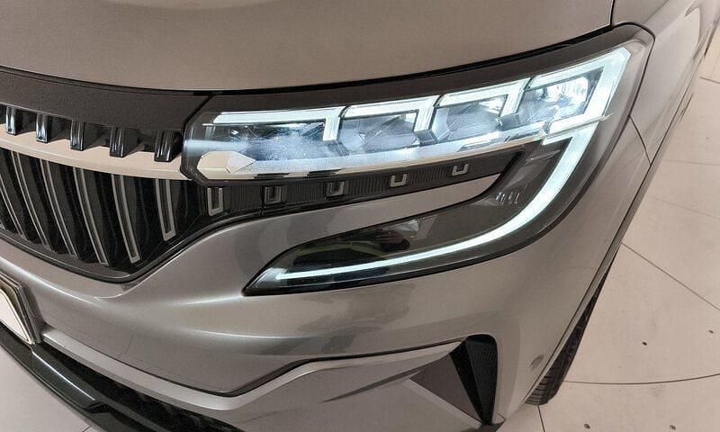 Usado Renault Espace Techno 200 CV (147 kW) 2023 Gris Familiar