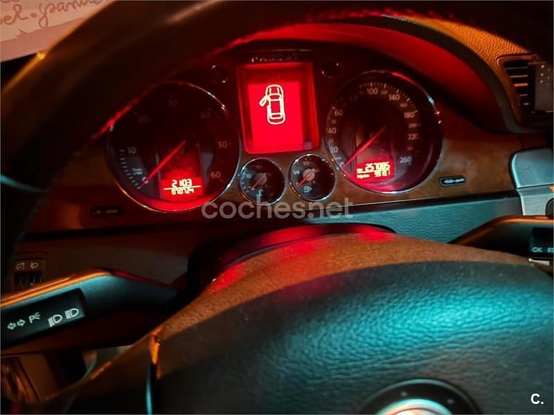 Usado VW Passat Individual 140 CV (102 kW) 2007 Gris / plata Berlina