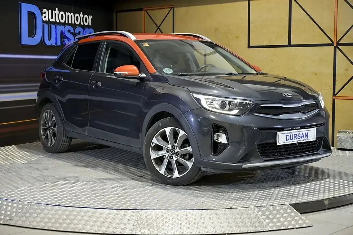 Usado Kia Stonic 110 CV (80 kW) 2018 Gris SUV