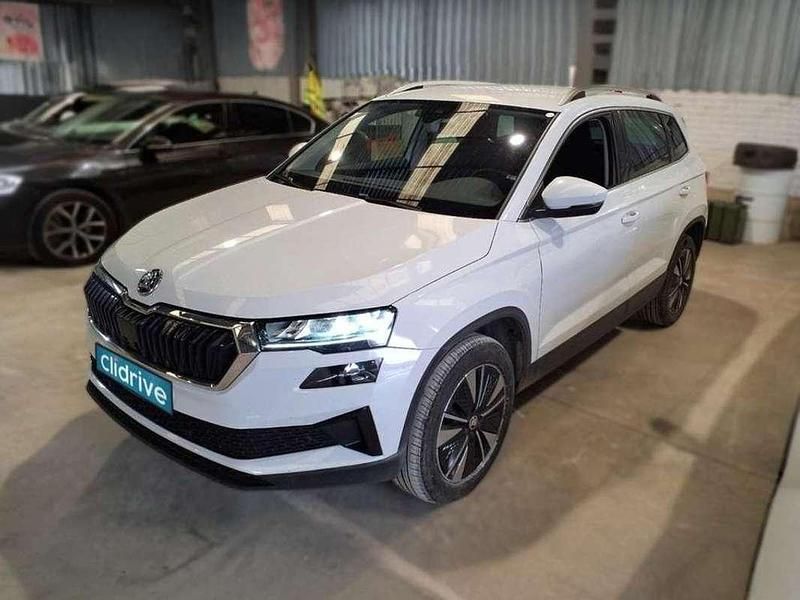 Usado Skoda Karoq Ambition 150 CV (110 kW) 2022 Blanco SUV