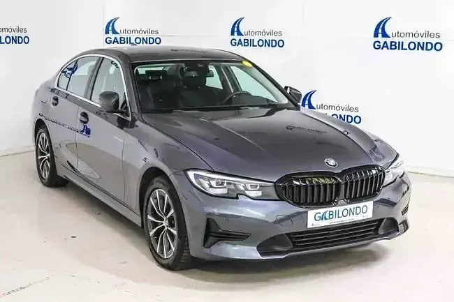 Käytetty BMW 330e Comfort Edition 292 HP (214 kW) 2020 Harmaa Sedan