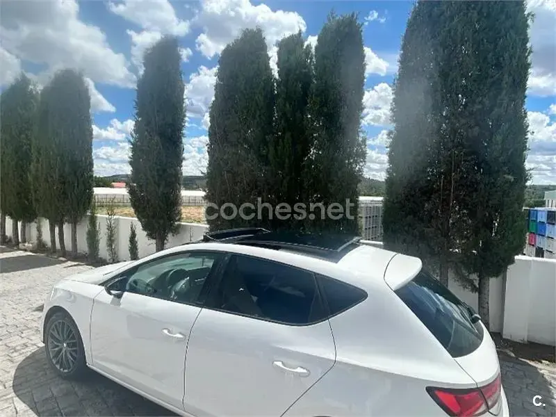 Usado Seat Leon CONNECT 110 CV (80 kW) 2016 Blanco Berlina