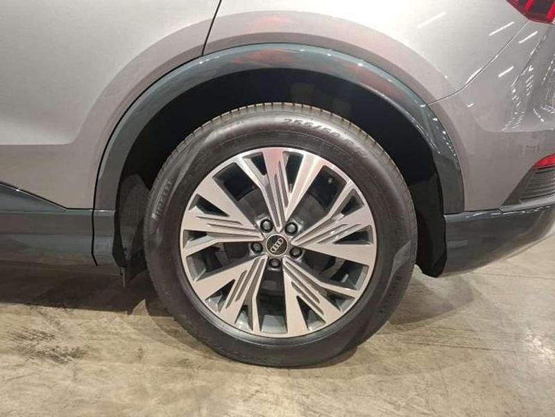 Usado Audi Q4 Sportback e-tron Sport 150 kW (204 CV) 2025 Gris SUV