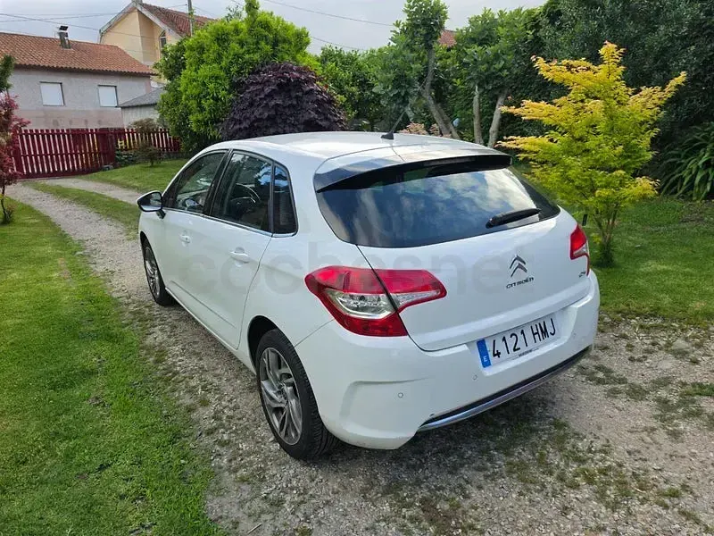 Usado Citroën C4 92 CV (67 kW) 2012 Blanco Berlina