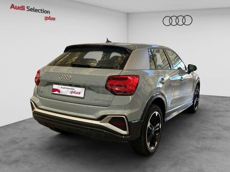 Usado Audi Q2 S-Line 116 CV (85 kW) 2025 Gris / plata SUV