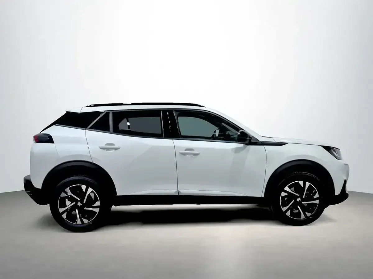 Usado Peugeot 2008 Allure 131 CV (96 kW) 2023 Blanco SUV