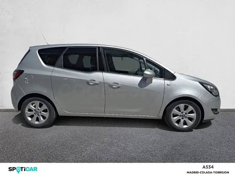 Usado Opel Meriva Excellence 140 CV (102 kW) 2017 Gris / plata Monovolumen