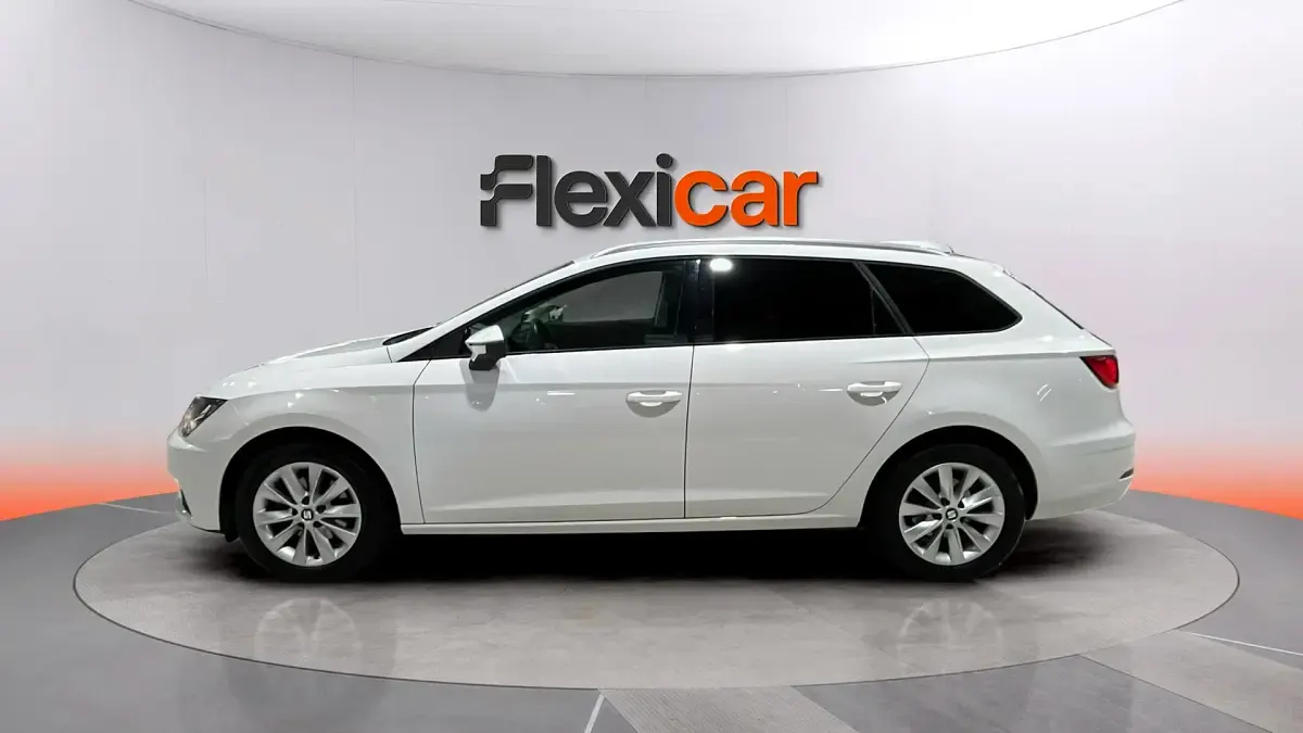 Usado Seat Leon ST Reference 116 CV (85 kW) 2019 Blanco Familiar