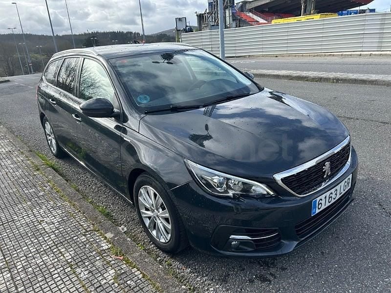 Usado Peugeot 308 Style 100 CV (73 kW) 2020 Azul Familiar