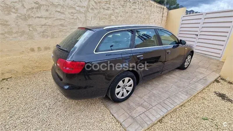 Usado Audi A6 225 CV (165 kW) 2005 Negro Familiar