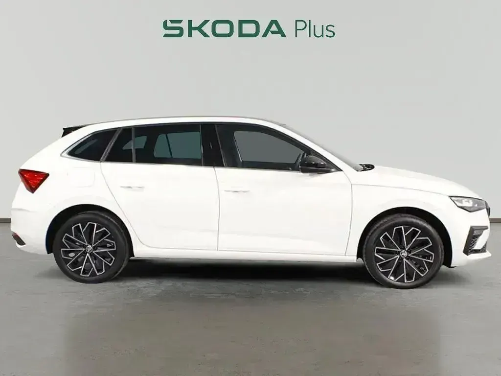 Nuevo Skoda Scala 115 CV (84 kW) 2025 Blanco Utilitario