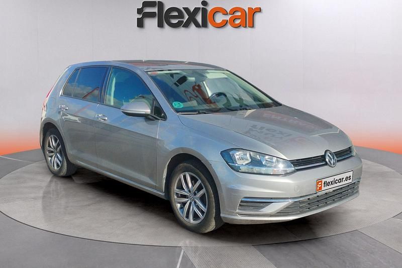 Gris Usado 2019 VW Golf Advance Berlina | 12.990 € (Super precio) - Imagen 1/4