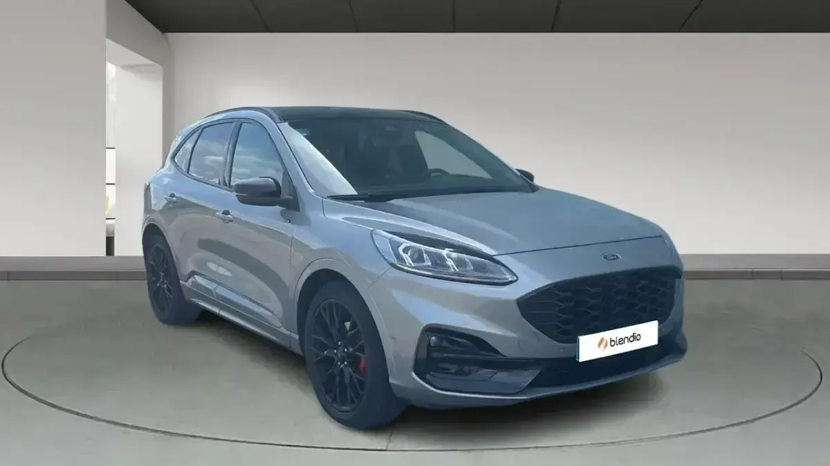 Usado Ford Kuga ST-Line X 190 CV (139 kW) 2023 Gris SUV