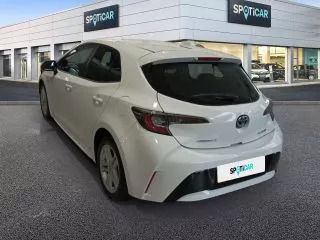 Usado Toyota Corolla Active 122 CV (89 kW) 2020 Blanco Berlina